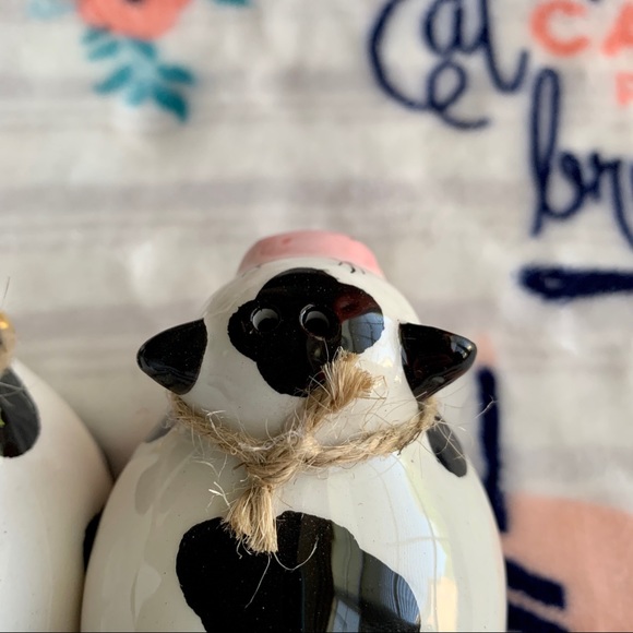 🐄 Cow Salt & Pepper Shakers 🐄 - Picture 9 of 10